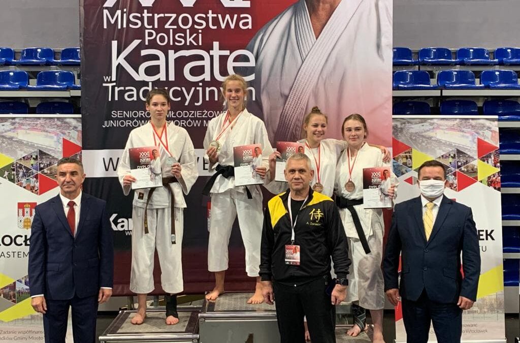Wiktoria Łuczyńska podwójną mistrzynią Polski w karate!