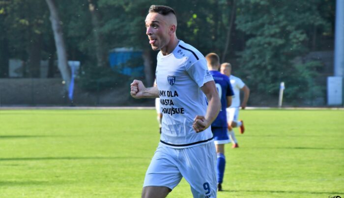 Iskra zgasił ambitnych mieszkowców