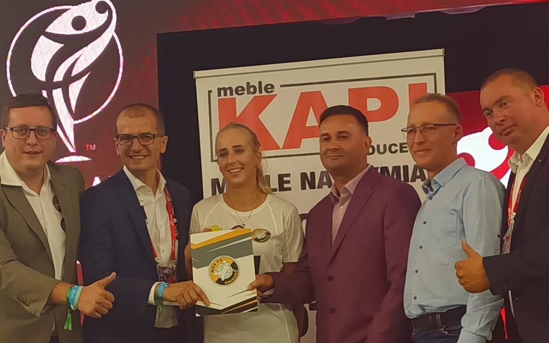 Druga drużyna MKS PR Gniezno ze sponsorem tytularnym