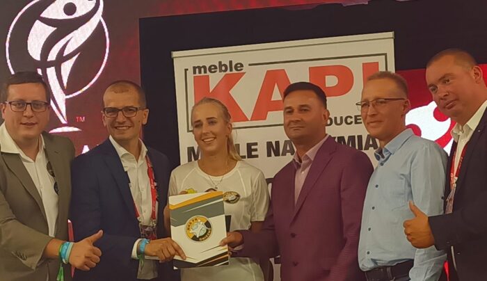 Druga drużyna MKS PR Gniezno ze sponsorem tytularnym