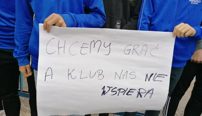Nie pojechali na mecz, bo nie było trenera. Jest oświadczenie rodziców!