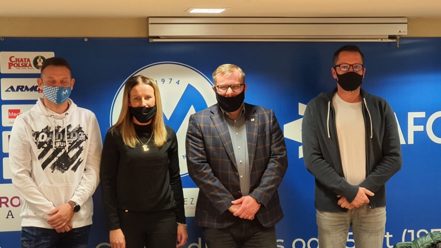 20201203_182244-scaled-900×506