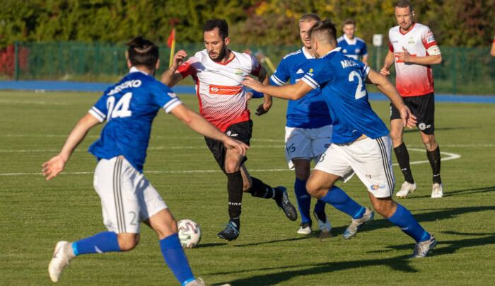 Świetny występ biało-niebieskich w Tarnowie Podgórnym