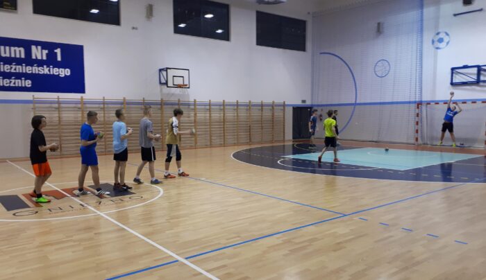 Młodzież garnie się do szczypiorniaka. Kolejni chętni mile widziani