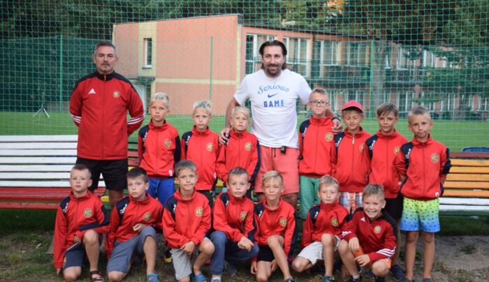 Młodzi piłkarze MKS Trzemeszno grali nad morzem