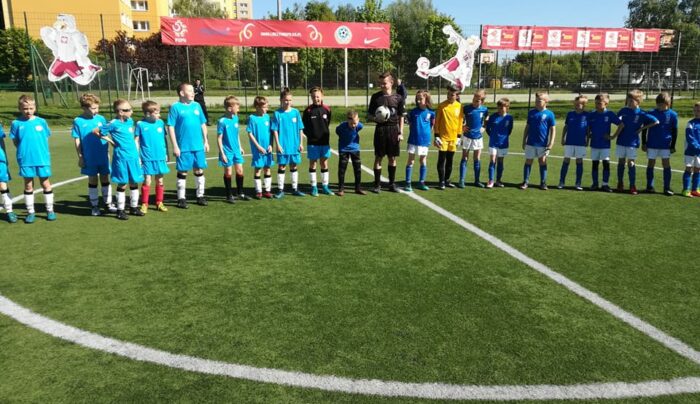 Chrobry Gniezno wygrywa z Akademią Lecha Poznań 6 Piątkowo