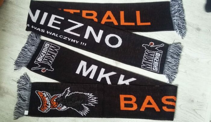 MKK pokazał nowe kibicowskie szaliki
