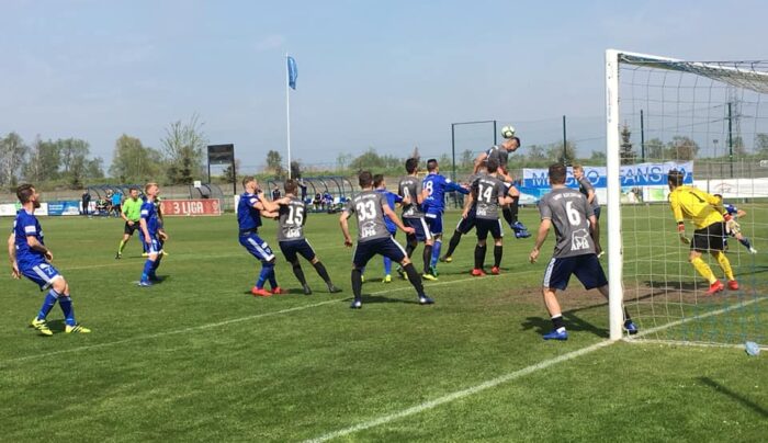 Czołówka traci punkty, a Mieszko bezradny ze Świtem