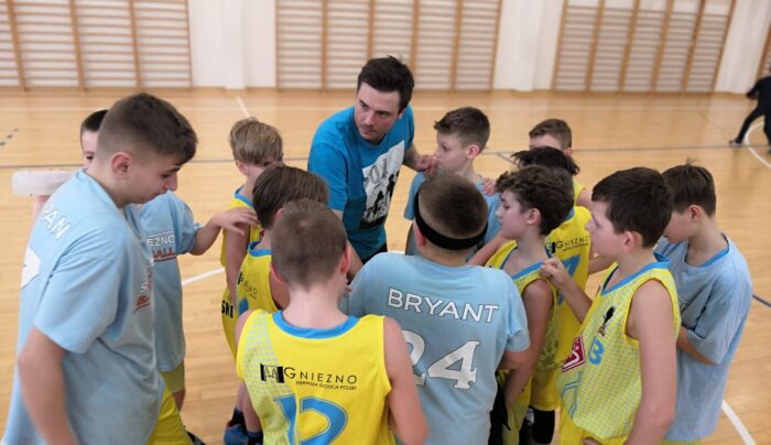 Stracił sezon, poświęcił się młodzieży. Coach Piotr Golasiński!