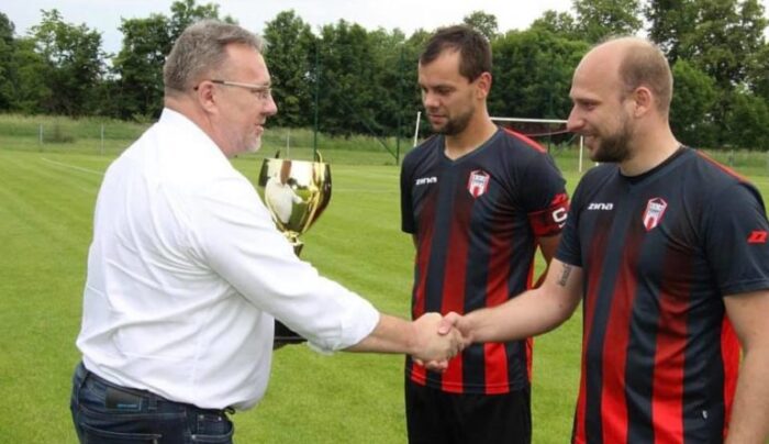 Czarni Czerniejewo tracą lidera na boisku i na ławce!