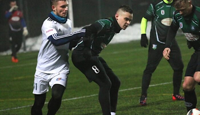 Mieszko wygrywa sparingowo z Pelikanem