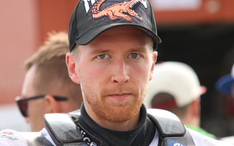 Bezbarwny Lahti na otwarcie SEC