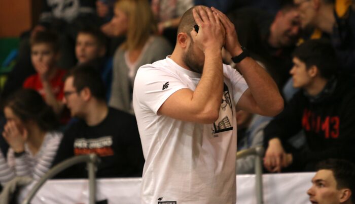 Skuteczni tylko przez chwilę. MKK wysoko przegrywa w Pelplinie