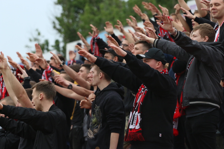 Kibice hejtują, Polonia odpowiada