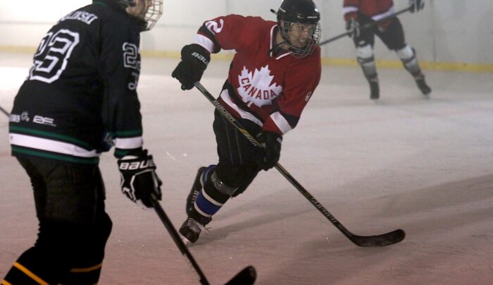 Hokejowe starcie dla żużlowców. Trafienie Jabłońskiego wystarczyło