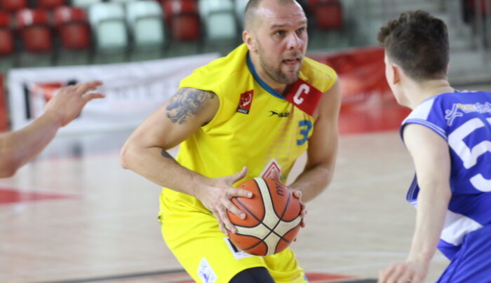 Porażka MKK po zaciętym boju. Świetny mecz Dobrzyckiego