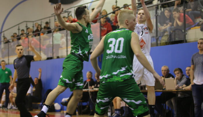 Kapitalne otwarcie gnieźnian w 1/4 MP U20