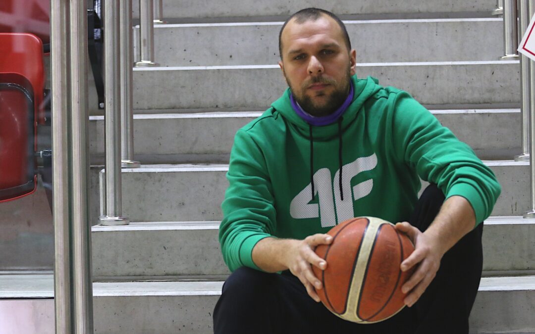 Po 10 miesiącach kapitan MKK wznowił treningi