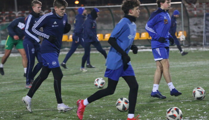 Biało-niebiescy wrócili na boisko (galeria)