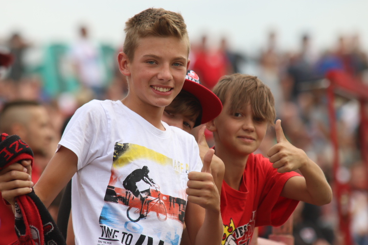 Miły gest działaczy Startu w kierunku kibiców