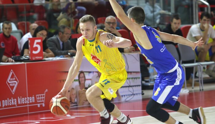 Hala odczarowana, Arka pokonana! (relacja)