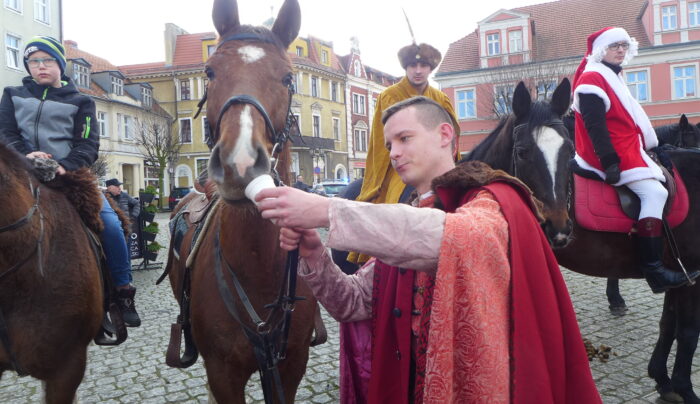 Koniarze pożegnali stary rok na Rynku