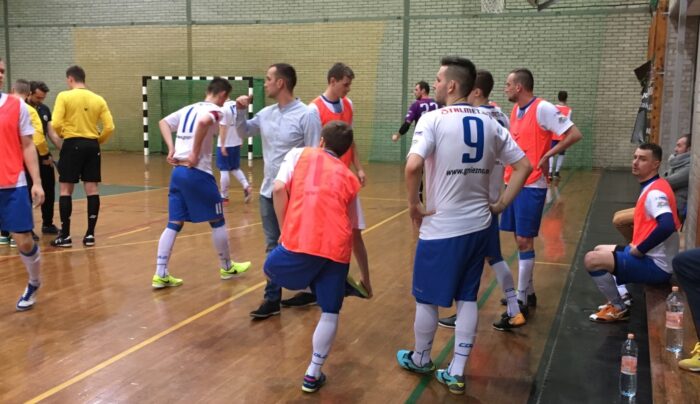 Wyjazdowa niemoc przełamana. Mieszko pokonał outsidera