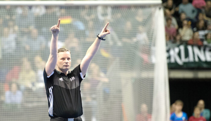 Gnieźnianin sędziował finał halowych mistrzostw świata w hokeju!