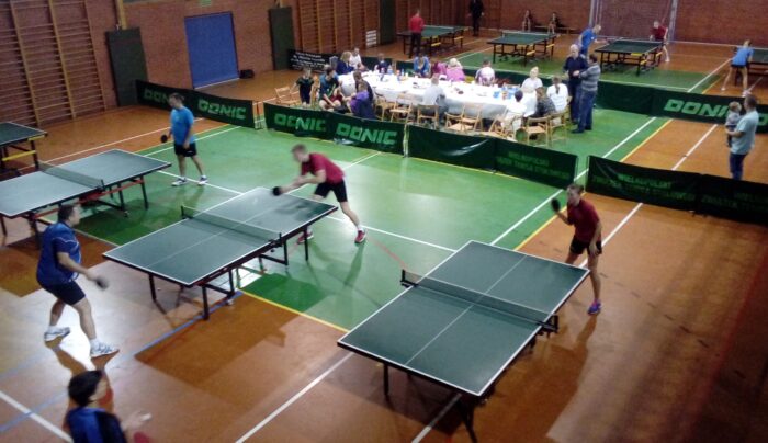 Rodzinna rywalizacja pingpongistów Stelli Niechan