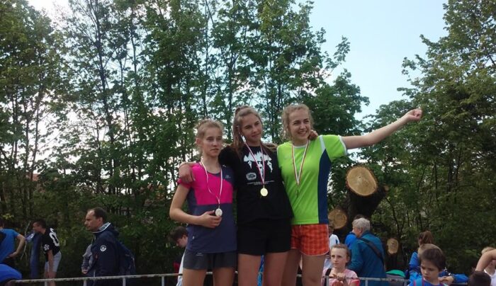 Uczniowie pobiegli na przełaj