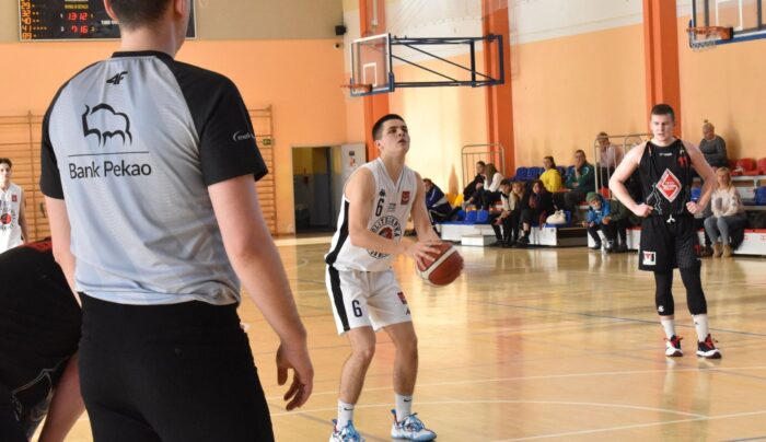 Outsider tabeli lepszy od Sklepu Polskiego MKK