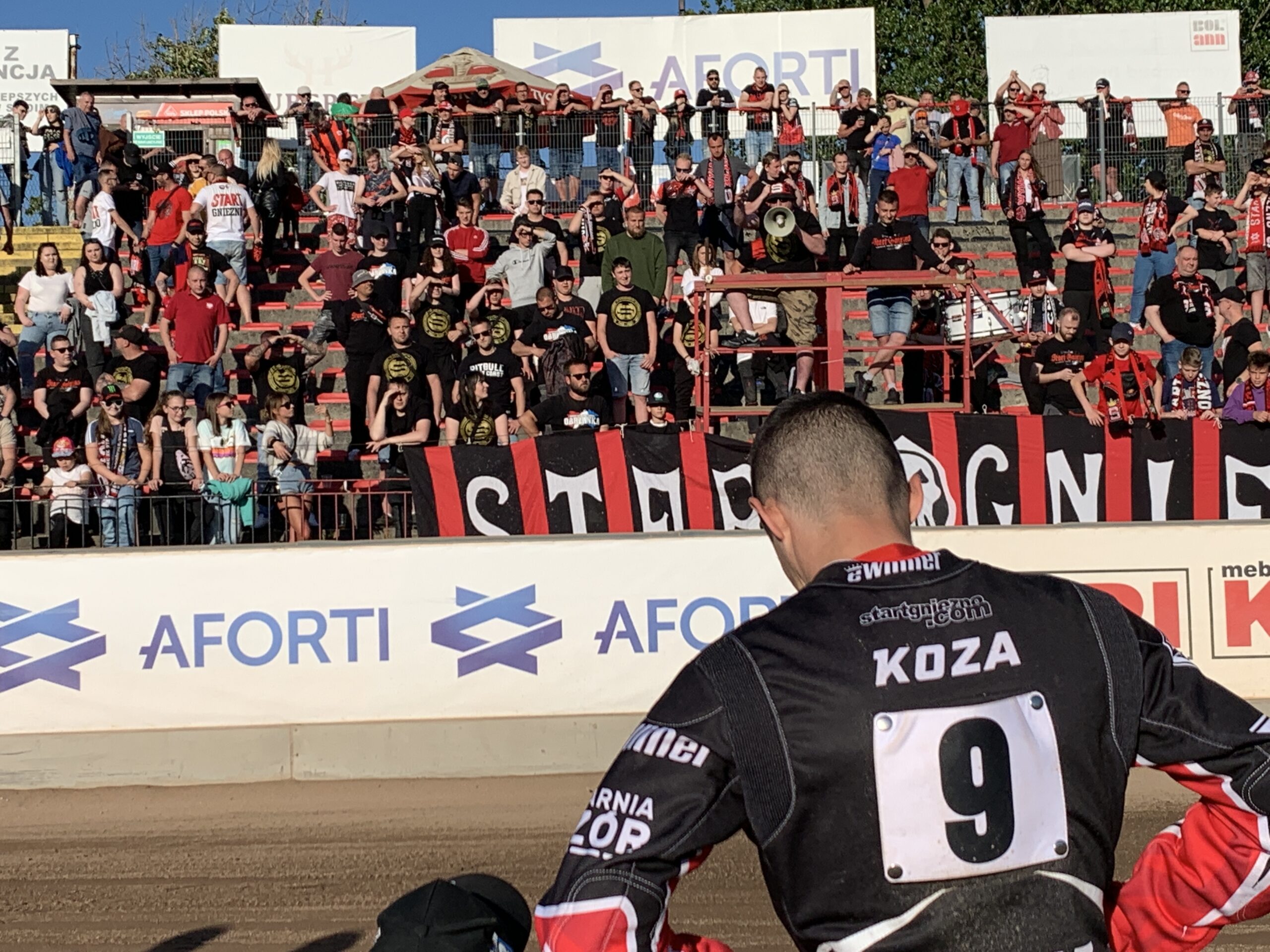 2BAF5B23-CDD0-407A-8F2E-E28BDED2FAD9