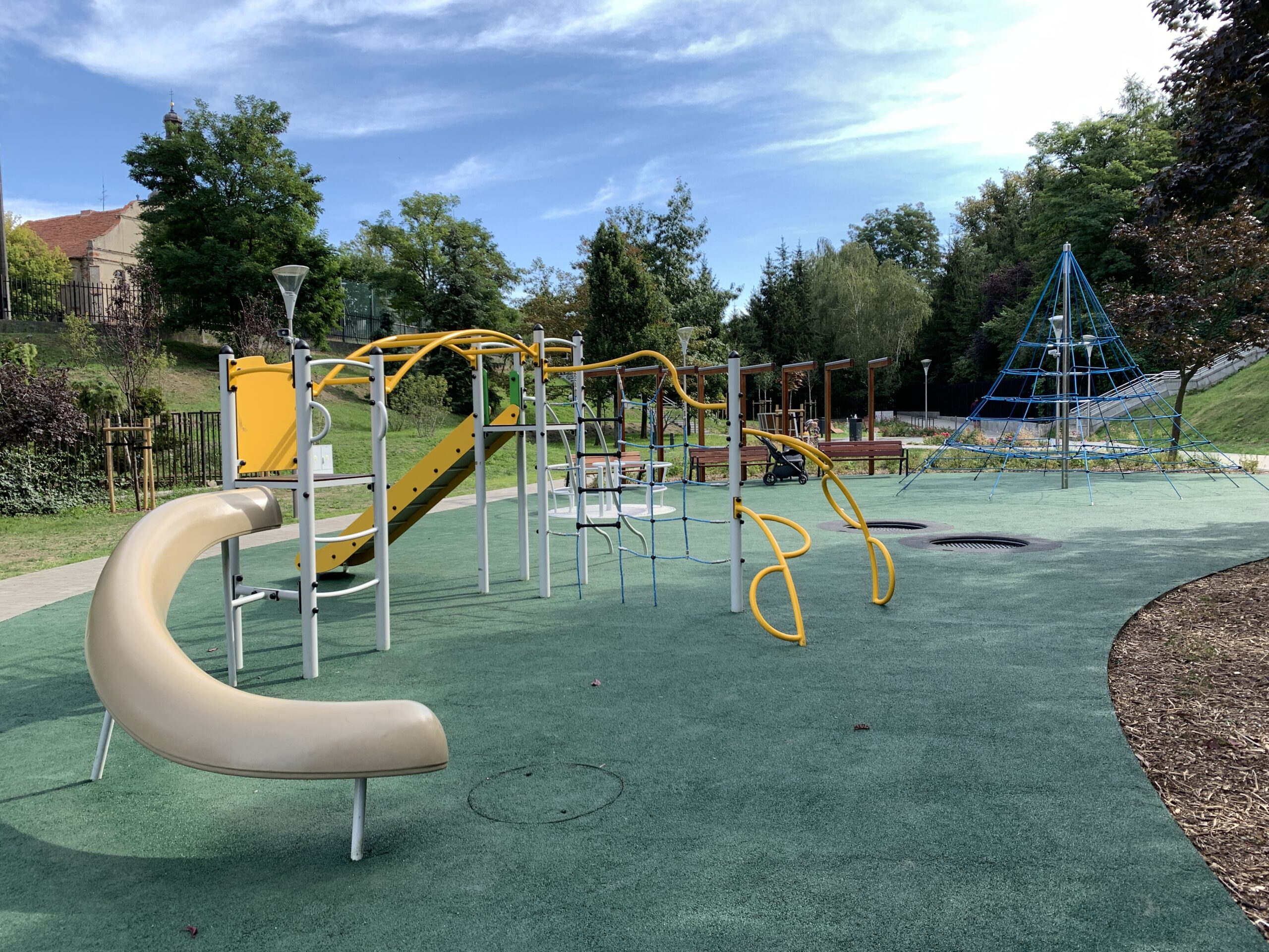 7F305171-96EA-4585-B324-3447BBDF810C