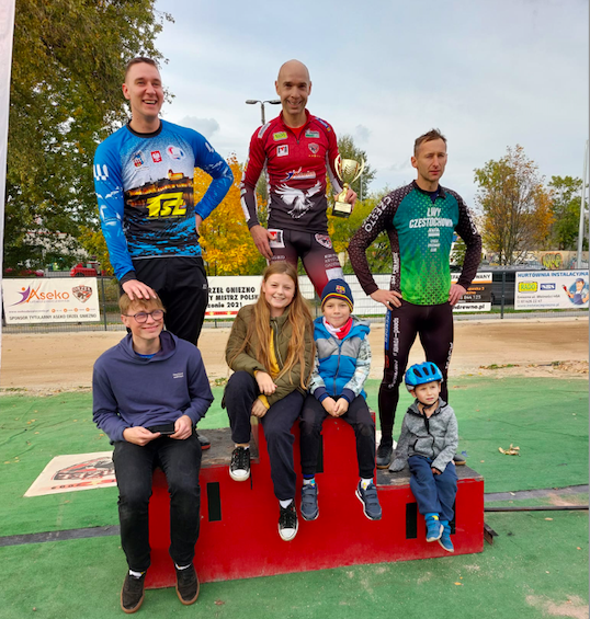 Paweł Kozłowski z Pucharem Polski