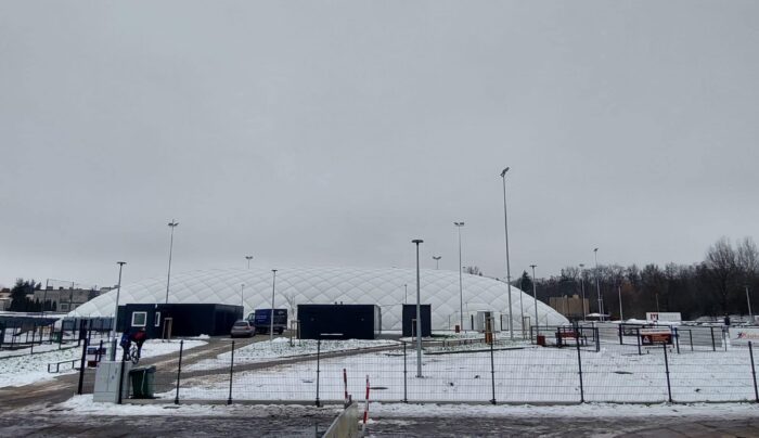 To pierwsze takie boisko w Gnieźnie. Przy Parkowej wyrósł „balon”