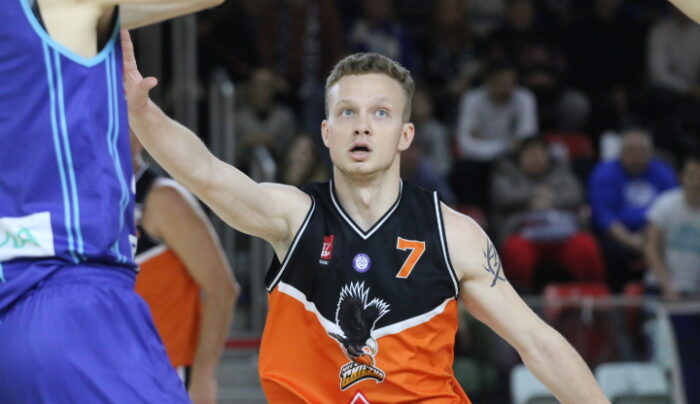 MKK wygrywa w Szczecinie i traci kluczowego zawodnika