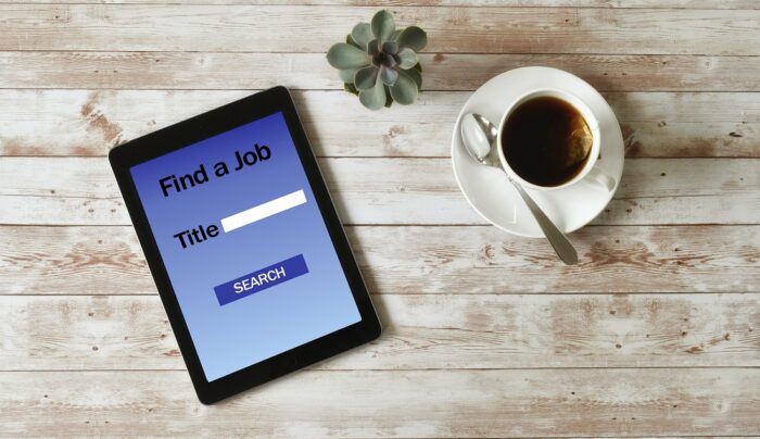 Poszukiwanie pracy w Gnieźnie — gdzie szukać najlepszych ofert pracy?