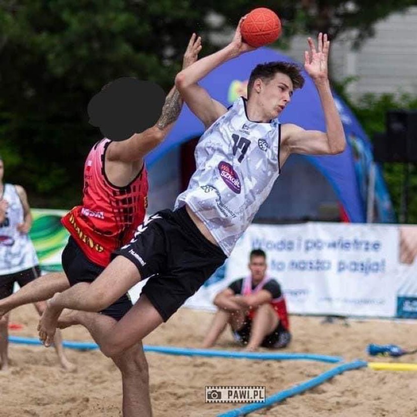 83A07445-B2D0-4B25-8962-7C4B97083069