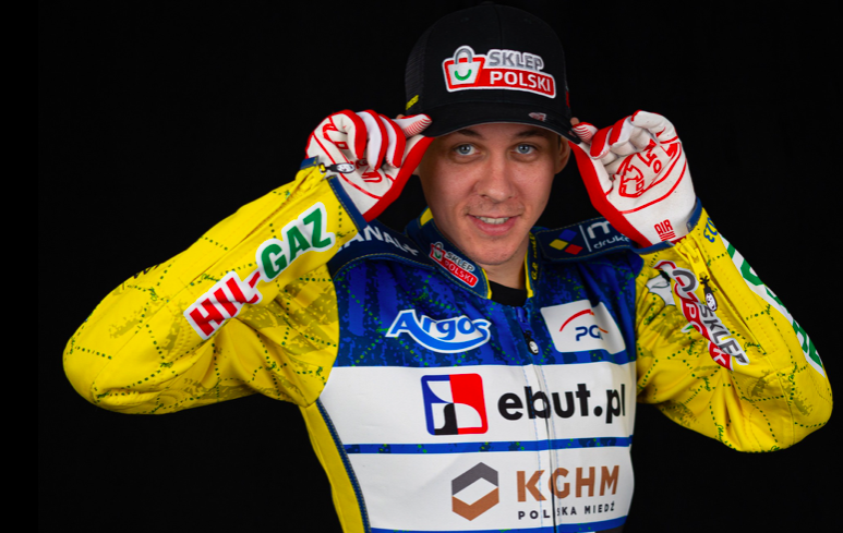 Zrzut ekranu 2023-06-9 o 22.20.29