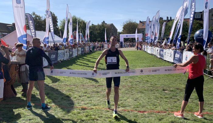 Adrian Przybyła wygrał upalny 46. Bieg Lechitów