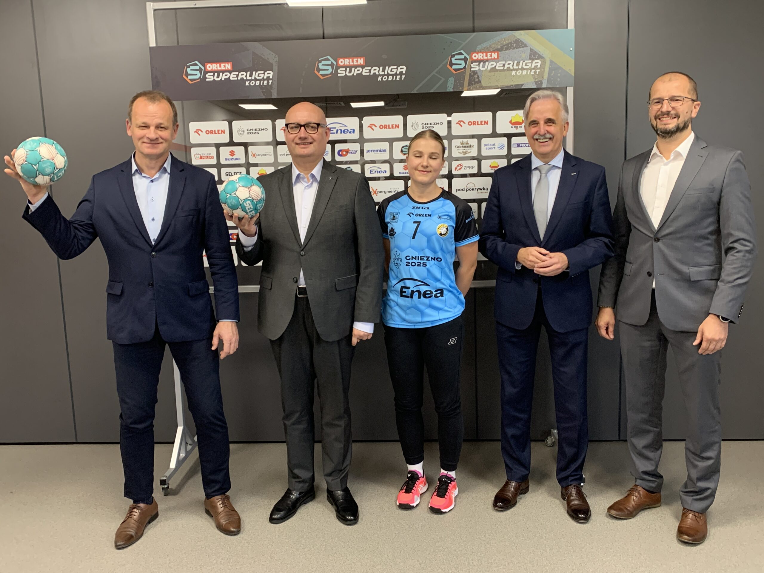 2D07BCC4-30EA-41EF-A36D-D612B8B3BE9F