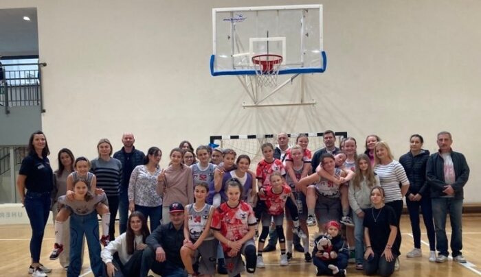 Koszykarki Byczej Akademii wybiegły na boisko