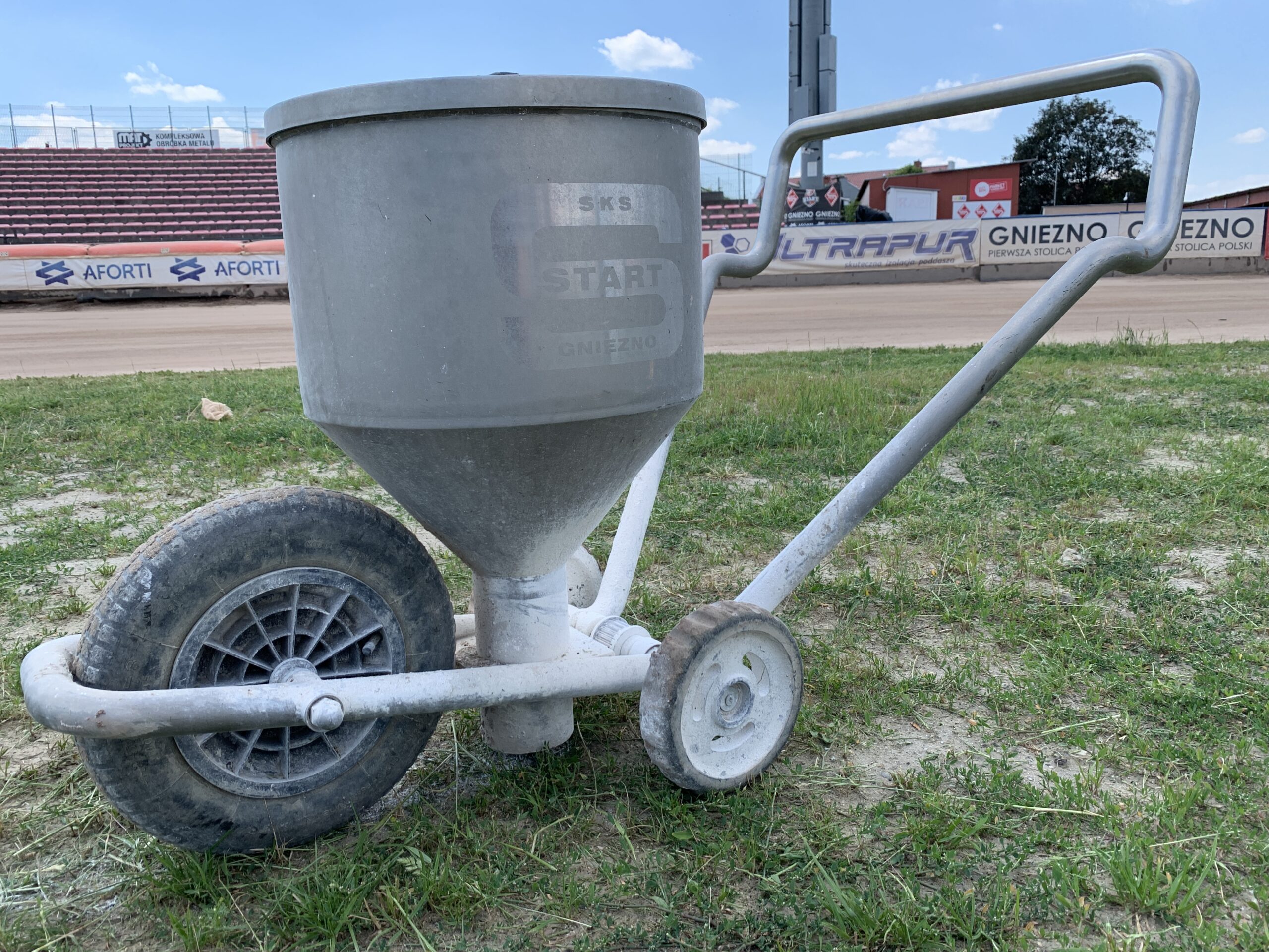 9F0074EC-2907-4529-A5AB-9B5698C389CF