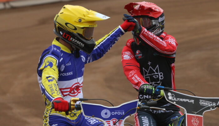 Start inkasuje punkty, Fajfer bije rekord toru