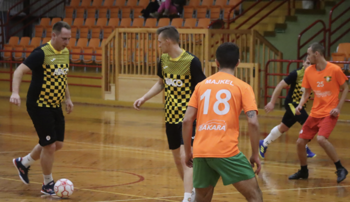 Nieziemski gol w halowej lidze w Trzemesznie [WIDEO]