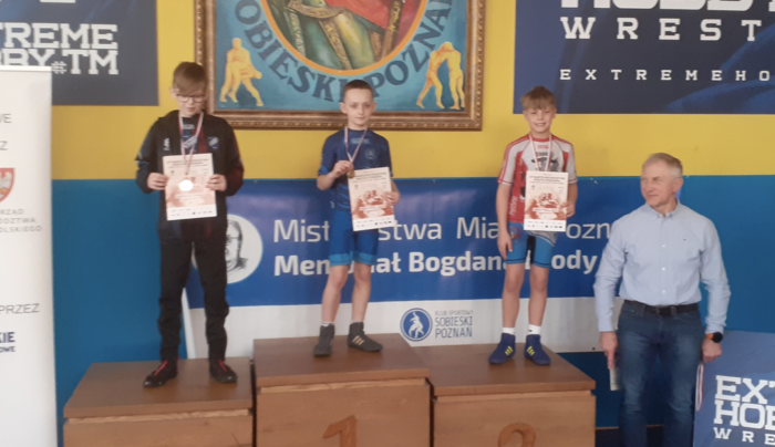 Trzecie miejsca gnieźnian w zapaśniczym memoriale