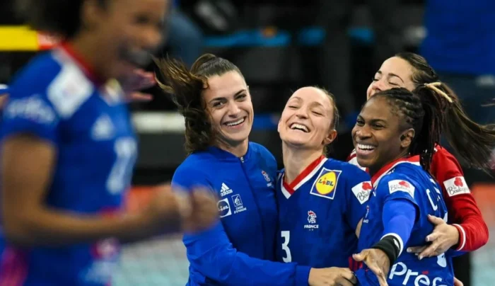 KOSMOS! Dwie reprezentantki Francji w MKS Urbis!