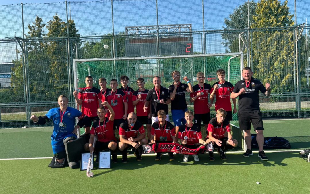 Hokeiści Startu 1954 wicemistrzami Polski juniorów!