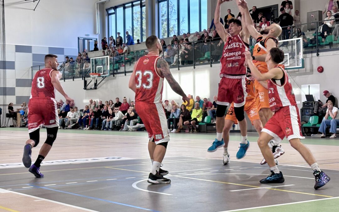 Wysokie zwycięstwo MKK w pierwszym domowym meczu