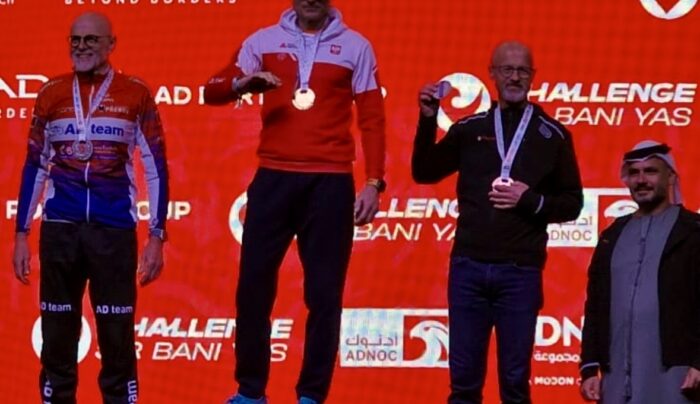 Dariusz Kowalczyk wygrywa zawody Ironman w Abu Zabi